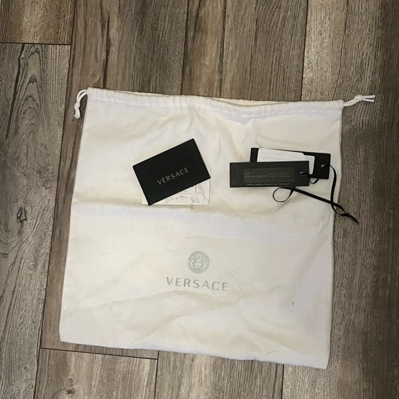 Versace Authentic - Picture 7 of 10
